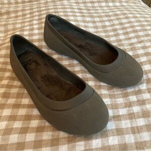 CROCS Brown Mammoth Ballet Flats Fleece Lined Size 7